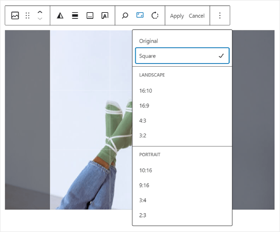 Selecting an aspect ratio in the Image Block Toolbar Selecting an aspect ratio in the Image Block Toolbar